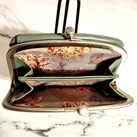 HOBO Vintage Sage Leather Wallet With Kisslock Pouch & Wanderlust Lining - Picture 3 of 8